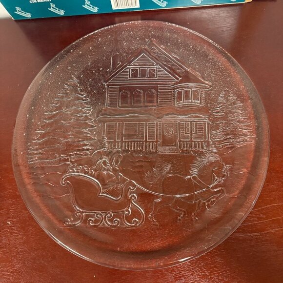Vintage Libbey Christmas Platter Sleigh Ride Clear with Embossed Design - Picture 4 of 6